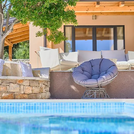 Amalka Mare By Litto *