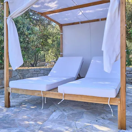 Amalka Mare By Litto Veliki Drvenik