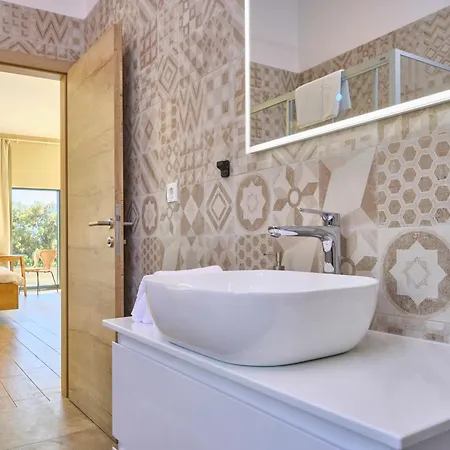 Amalka Mare By Litto * Veliki Drvenik