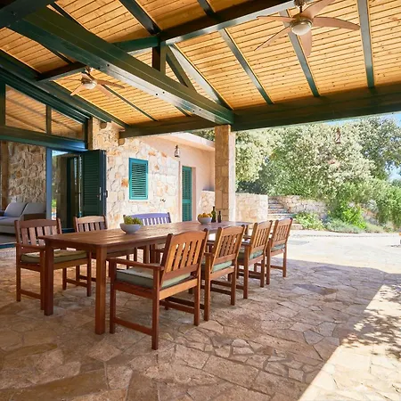 Amalka Mare By Litto Veliki Drvenik